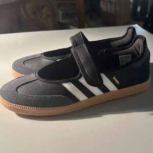 Adidas women’s Samba Jane. Never worn.